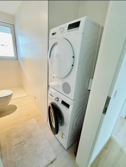Brand New Luxury In Belair With Balcony Appartement *