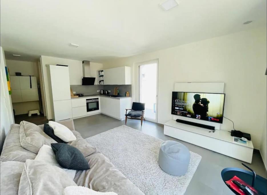 Brand New Luxury In Belair With Balcony Apartment *